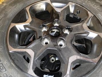 Jeep Rubicon Velgen 17" met BF Goodrich Banden beschikbaar voor biedingen