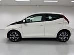 Toyota Aygo 1.0 VVT-i 75-PK / X-PLAY / BLACK-EDITION / CAMER, Auto's, Voorwielaandrijving, Stof, Gebruikt, Zwart