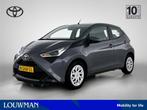 Toyota Aygo 1.0 VVT-i x-play L (bj 2021, automaat), Auto's, 12 maanden, Stof, Gebruikt, 4 stoelen