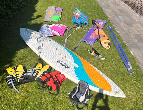 Complete set! Surfplank klipper s306 + 4 zeilen, Watersport en Boten, Windsurfen, Gebruikt, Complete set, 300 cm of meer, Met vin(nen)