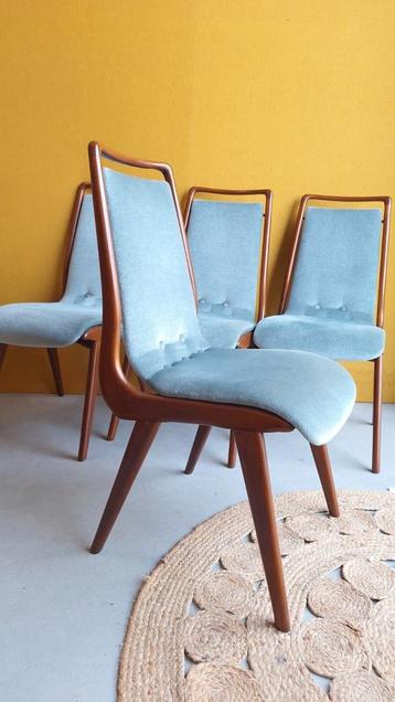 Set vintage design dinner chairs, stoelen, AwA, teakhout  beschikbaar voor biedingen
