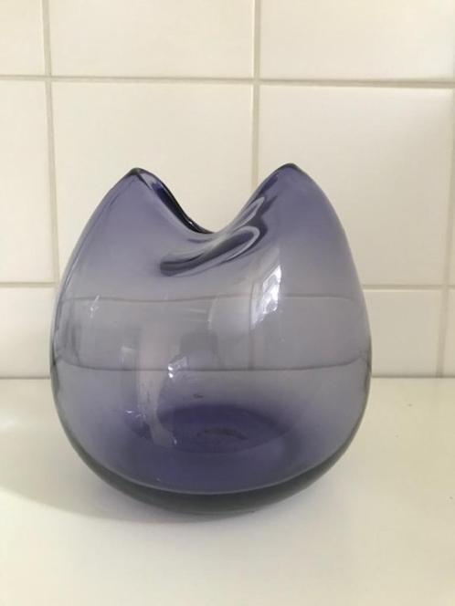 Vaas glas licht paars Pebble vase by Kate Hume, Antiek en Kunst, Antiek | Glas en Kristal, Ophalen of Verzenden