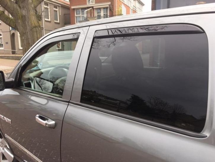 Dodge Ram 1500 donker getint zijwindschermen visors fenders, Auto diversen, Tuning en Styling, Ophalen of Verzenden
