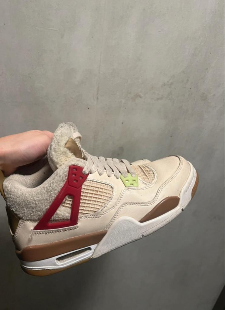 Jordan 4 - Maat 38.5, Kleding | Dames, Schoenen, Verzenden, Zo goed als nieuw, Beige, Sneakers of Gympen