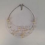 Korte ketting van Stainless Steel draad met offwhite parels, Sieraden, Tassen en Uiterlijk, Kettingen, Ophalen of Verzenden, Zo goed als nieuw