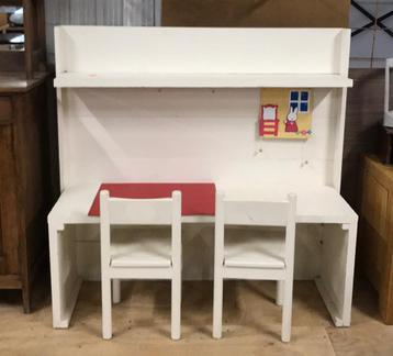 Houten kinderspeel meubel beschikbaar voor biedingen