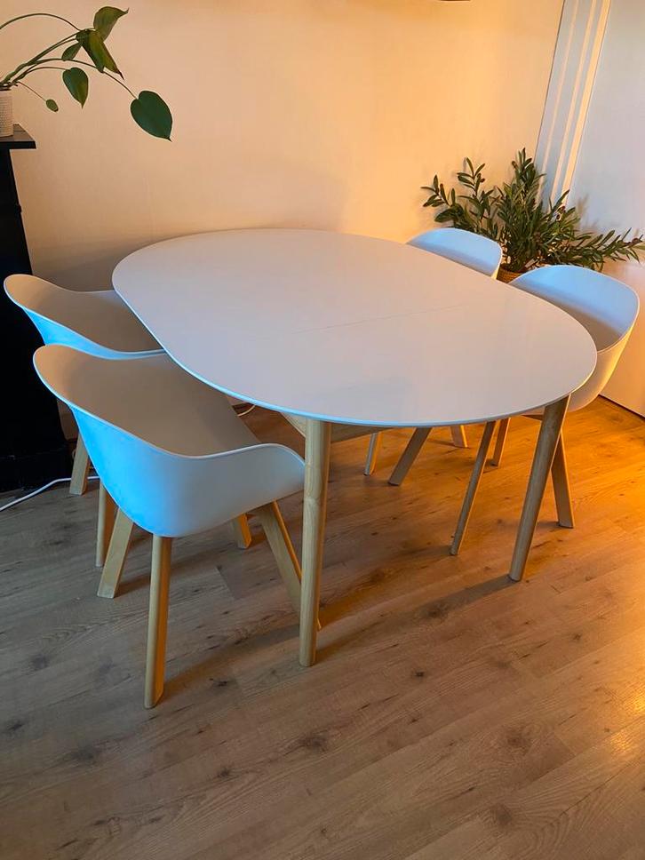 4 witte eetkamer kuipstoelen, Huis en Inrichting, Stoelen, Zo goed als nieuw, Vier, Kunststof, Wit, Ophalen