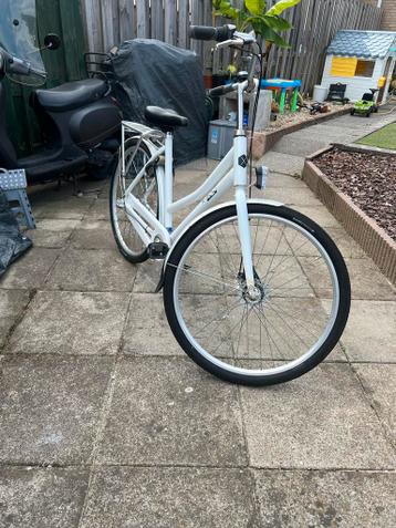 Witte Damesfiets - Goed Onderhouden