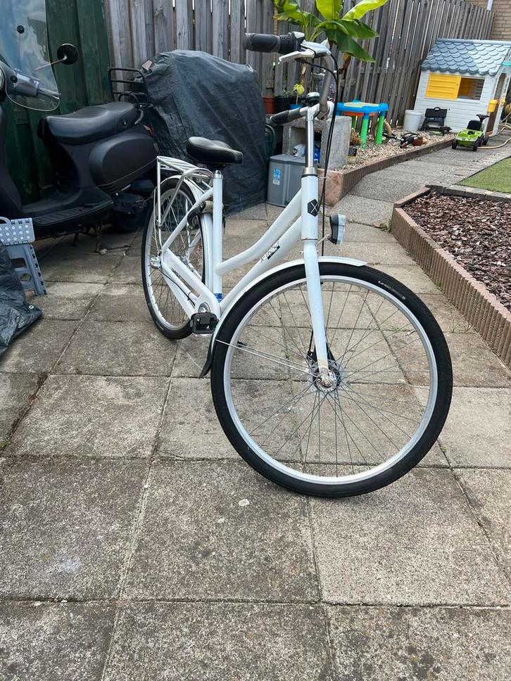 Witte Damesfiets - Goed Onderhouden, Fietsen en Brommers, Fietsen | Dames | Damesfietsen, Gebruikt, Overige merken, (Extra) lage instap