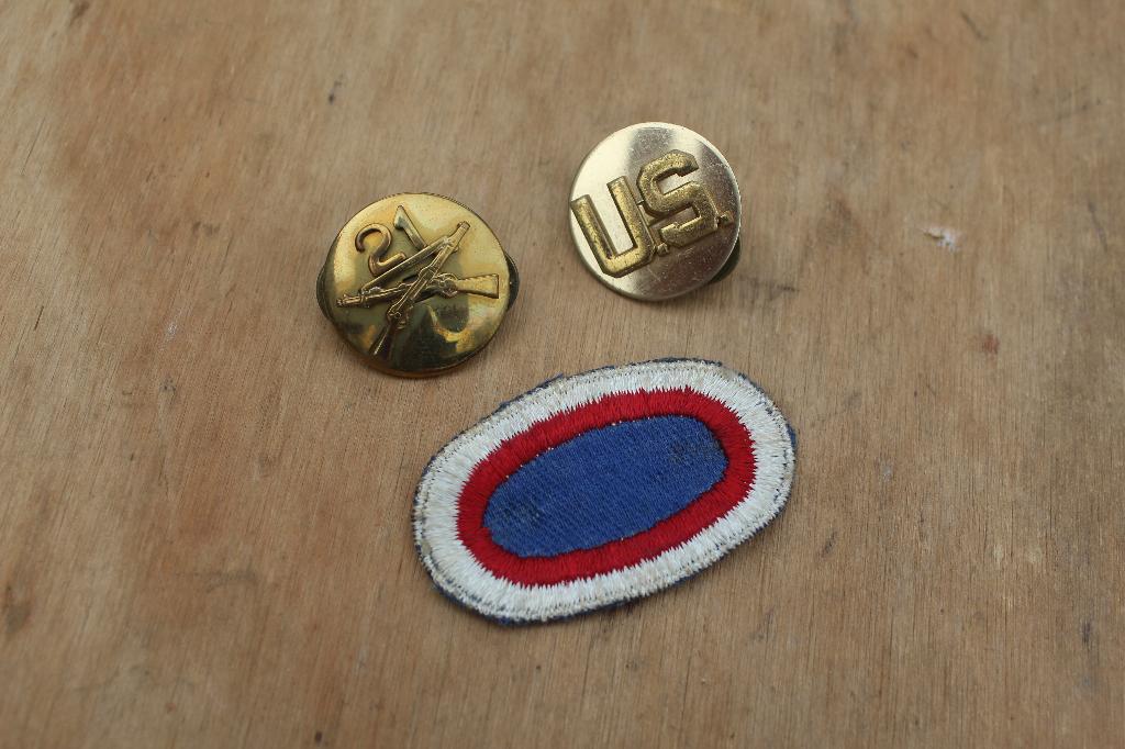 = US 11th Airborne Oval & Collar Badges 21th Infantry =, Ophalen of Verzenden, Amerika, Embleem of Badge