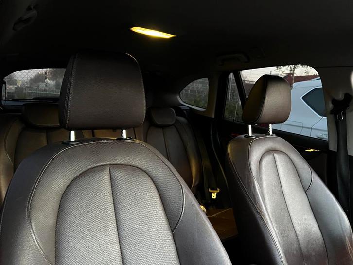 BMW X1 20I Xdrive Aut8 2016 Bruin motor defect, Auto's, BMW, Particulier, X1, 4x4, ABS, Airbags, Airconditioning, Alarm, Bluetooth