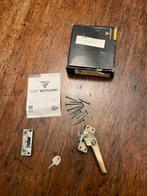 Raamsluiting met slot links, Ophalen, Zo goed als nieuw, Slot