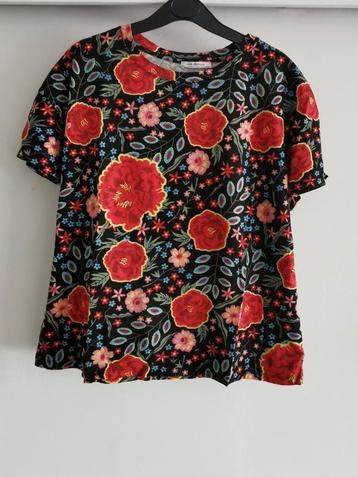ZARA T-shirt met bloemenprint mt. S/M beschikbaar voor biedingen