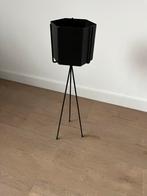 Ferm Living Plantenbak + Hexagon Pot Large Zwart, Binnen, Ophalen of Verzenden, Zo goed als nieuw, Minder dan 25 cm