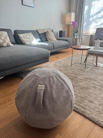 VLUV SOVA zitbal met hoes zwangerschap en pilates bal beschikbaar voor biedingen