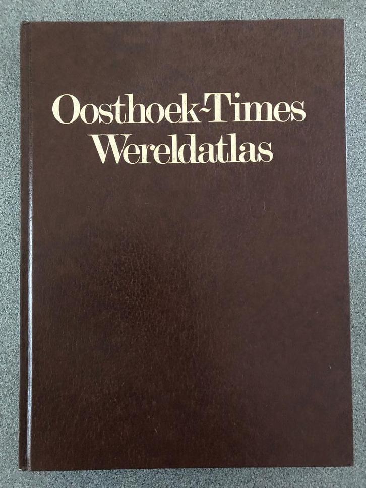 Oosthoek-Times Wereldatlas - Vierde Druk, Boeken, Atlassen en Landkaarten, Gelezen, Overige atlassen, Wereld, 1800 tot 2000, Ophalen of Verzenden