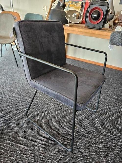 Stoel Charles donker blauw opruiming, Huis en Inrichting, Stoelen, Nieuw, Eén, Blauw, Ophalen of Verzenden
