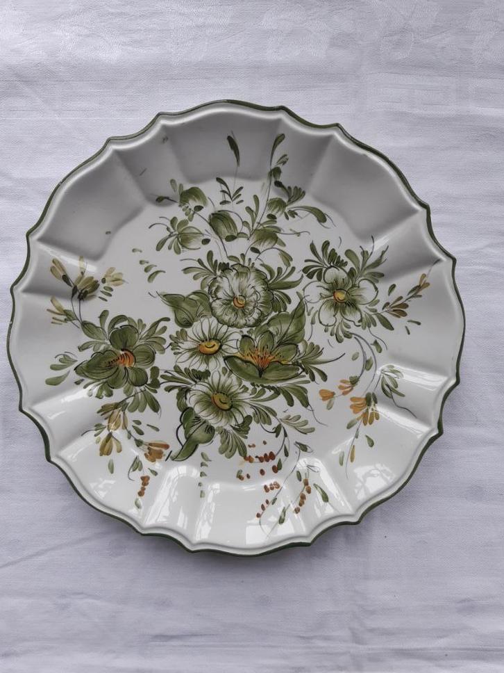 Oostenrijk wandbord met veldboeket lichtgroen gekarteld rand, Antiek en Kunst, Antiek | Wandborden en Tegels, Ophalen of Verzenden