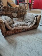 Stevige rieten mand .....onbeschadigd met kussen, Dieren en Toebehoren, Ophalen of Verzenden, Zo goed als nieuw, Riet