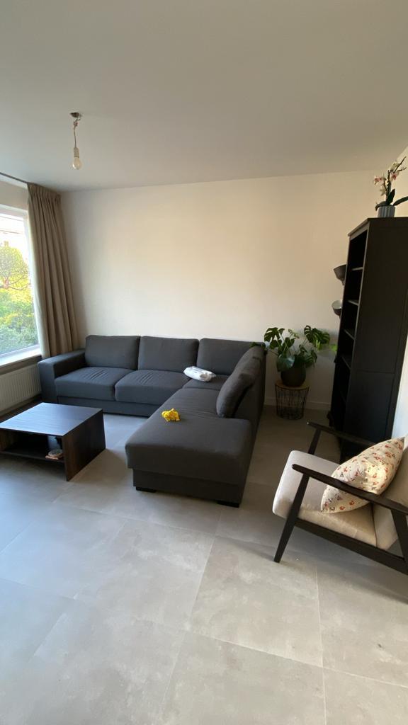 Grote hoekbank met verlengd zitgedeelte - 270x210 cm, Huis en Inrichting, Banken | Bankstellen, Gebruikt, Hoekbank, Vierpersoons of meer