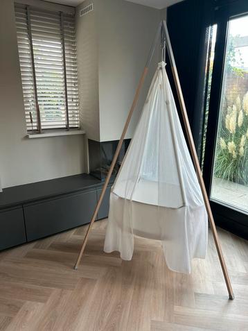 Leander hangwieg baby + matras beschikbaar voor biedingen