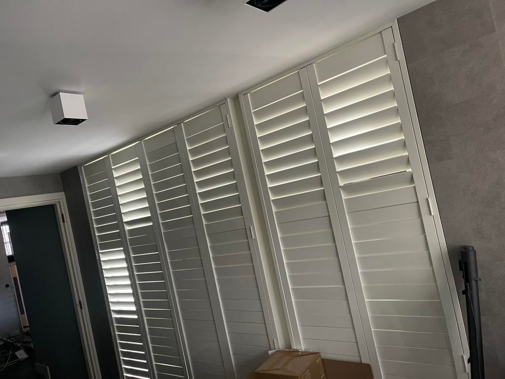 Hoogglans witte shutters - zo goed als nieuw!, Huis en Inrichting, Ophalen, Minder dan 50 cm, 200 cm of meer, Wit