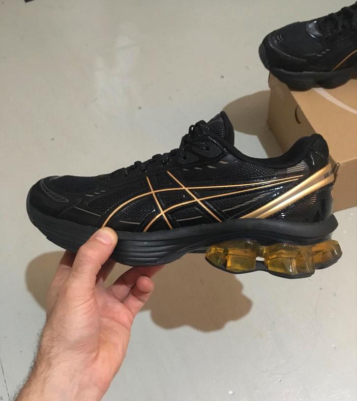 Asics Gel Kinetic Fluent Black/Gold. Size 42.5 EU, Kleding | Heren, Schoenen, Nieuw, Sportschoenen, Zwart, Ophalen