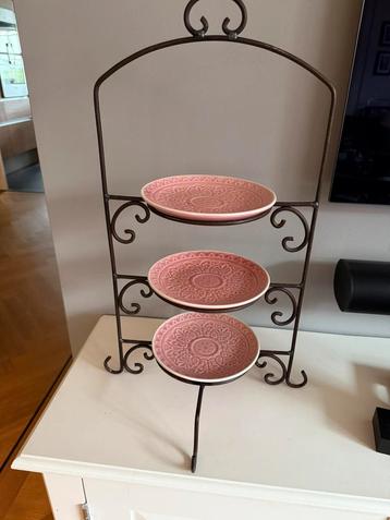 Bruine metalen etagère 3-laags 48 cm hoog beschikbaar voor biedingen