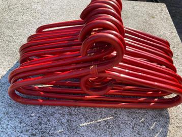 12 Vintage rode rotan kledinghangers Boho kleerhangers beschikbaar voor biedingen
