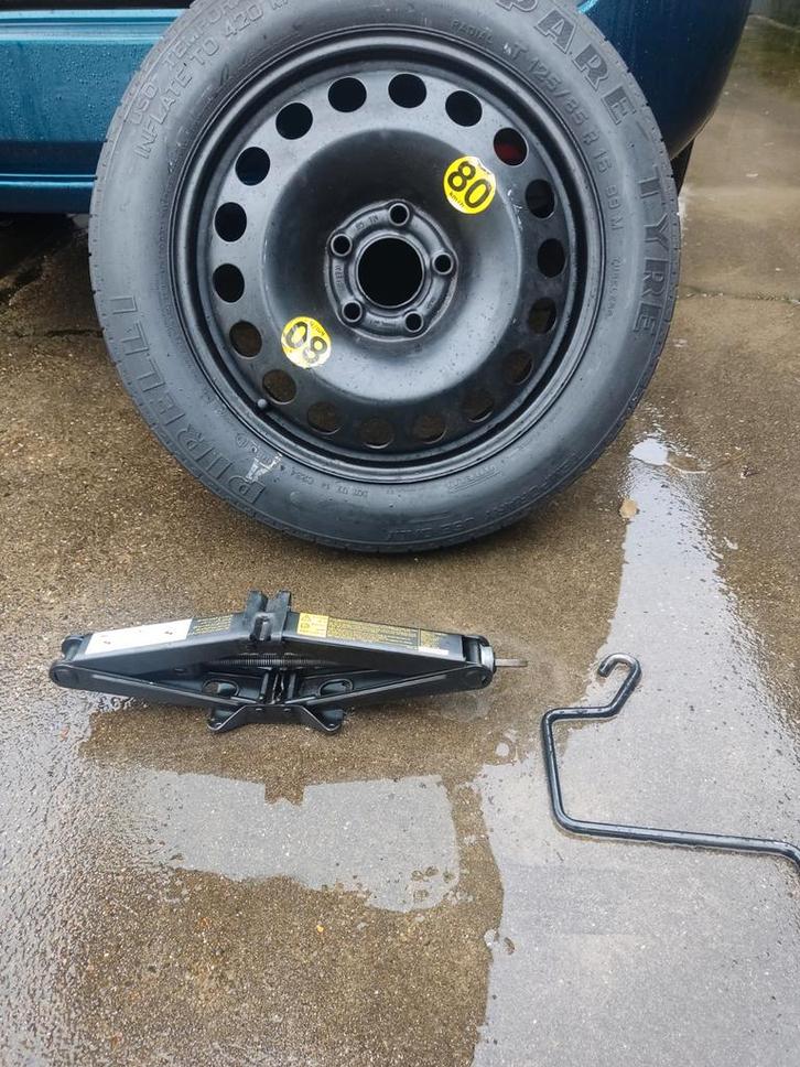 Thuiskomer met kriek van Saab 9-3 van 2004, Auto-onderdelen, Banden en Velgen, Banden en Velgen, Zomerbanden, 16 inch, Personenwagen