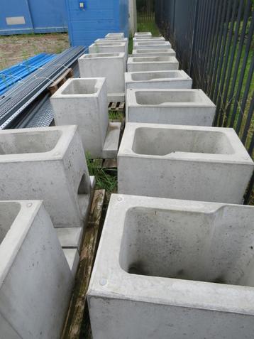 betonput betonputten grote partij op voorraad  beschikbaar voor biedingen