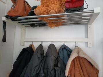Nette wandkapstok beschikbaar voor biedingen
