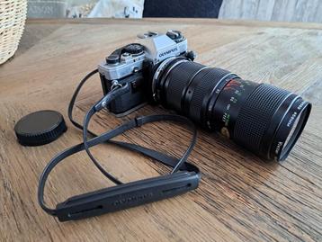 Olympus OM10 spiegelreflex camera met grote 75-205 mm Vivita beschikbaar voor biedingen