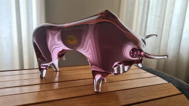 gevraagd glazen stier, Verzamelen, Dierenverzamelingen, Zo goed als nieuw, Beeldje of Figuurtje, Ophalen of Verzenden