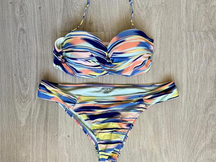 Roxy bandeau bikini set, Kleding | Dames, Badmode en Zwemkleding, Zo goed als nieuw, Bikini, Ophalen of Verzenden