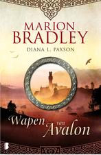 Wapens van Avalon - Marion Bradley, Ophalen of Verzenden, Gelezen, Marion Bradley