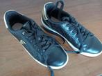 goede schoen merk ST maat 37 of maat 38 graag bieden, Ophalen of Verzenden, Zo goed als nieuw, Sneakers of Gympen