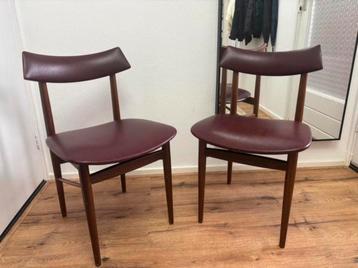 Vintage Stoelen beschikbaar voor biedingen