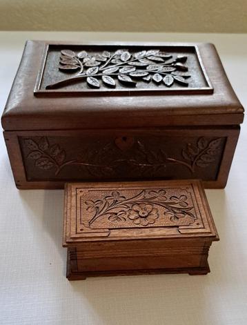 2x antiek houten kistje sieraden kist naaidoos houtsnijwerk  beschikbaar voor biedingen