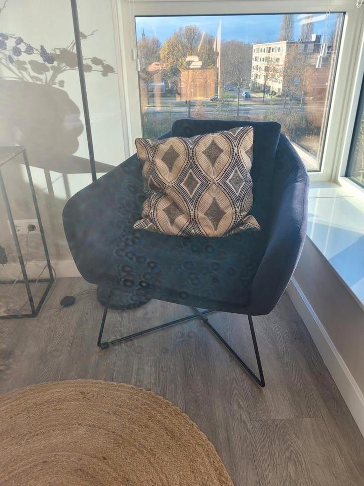 Comfortabele relaxstoel, Huis en Inrichting, Fauteuils, Zo goed als nieuw, Metaal, Stof, 75 tot 100 cm, 75 tot 100 cm, Ophalen of Verzenden