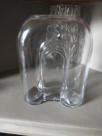 Glazen regenboog vaas  beschikbaar voor biedingen