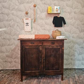 Leuke vintage eikenhouten commode/dressoir  beschikbaar voor biedingen