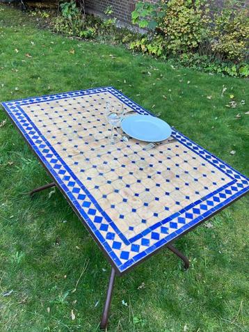 Authentic Zellige Table beschikbaar voor biedingen