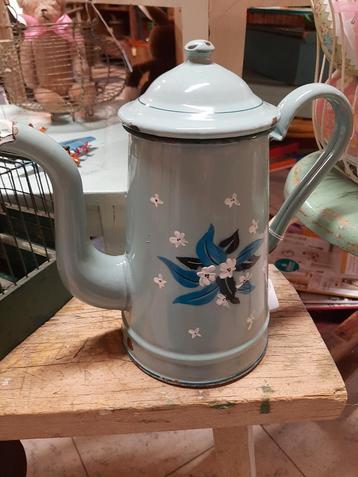 Oude emaille brocante mintgroene koffiekan