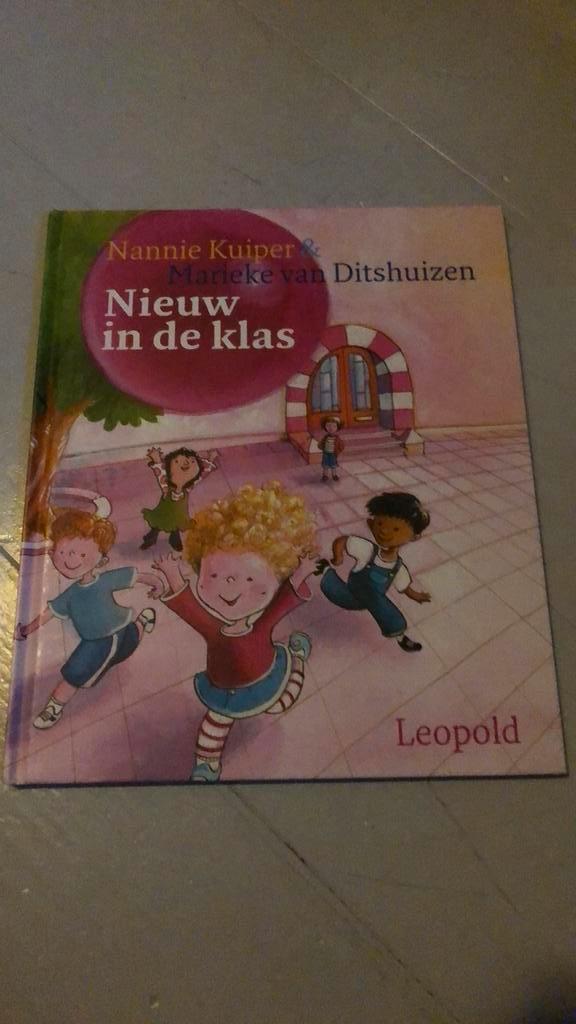 Nannie Kuiper - Nieuw in de klas, Boeken, Prentenboeken en Plaatjesalbums, Zo goed als nieuw, Ophalen of Verzenden