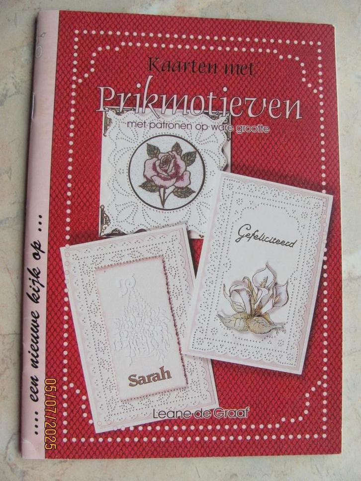 NIEUWSTAAT boek KAARTEN met PRIKMOTIEVEN Leane DE GRAAF, Boeken, Hobby en Vrije tijd, Zo goed als nieuw, Scrapbooking en Knutselen