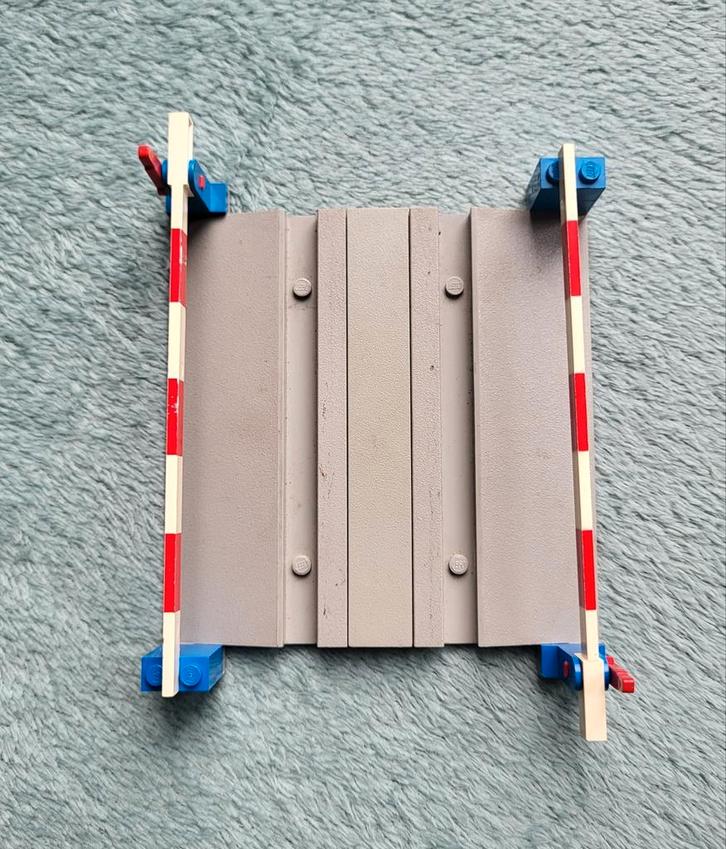 Lego trein 4,5 & 12 Volt blauwe rails spoorweg overgang., Kinderen en Baby's, Speelgoed | Duplo en Lego, Gebruikt, Lego, Complete set