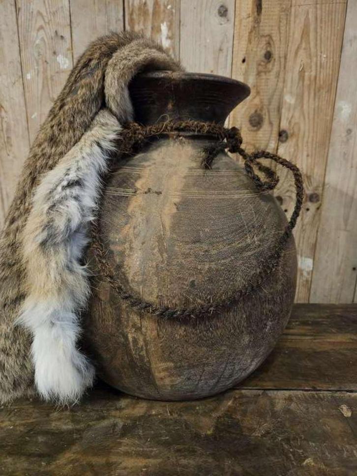 oude nepalese pot ``WOONWINKEL RUSTIEK``, Huis en Inrichting, Woonaccessoires | Vazen, Gebruikt, Overige kleuren, Minder dan 50 cm