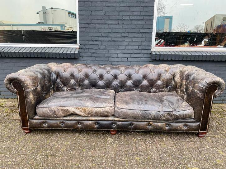 Prachtoge stoere Chesterfield bank vingage zwart, Huis en Inrichting, Banken | Bankstellen, Zo goed als nieuw, 200 tot 250 cm