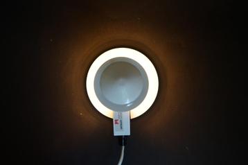 vintage wandlampje danalux wit metaal schijf mid century beschikbaar voor biedingen